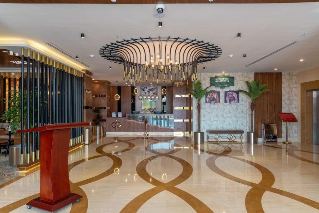 Emerald Hotel Main image 1