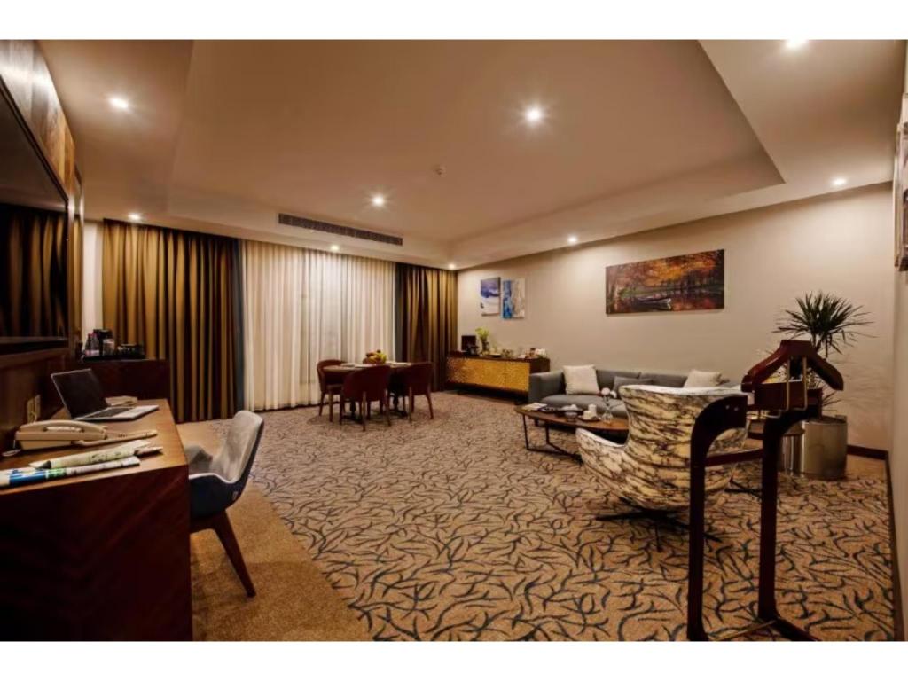 Popular attractions Area Nearby Property